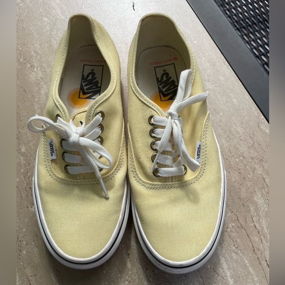 Authentic wide shoe Vans (low top) - Picture 2 of 6